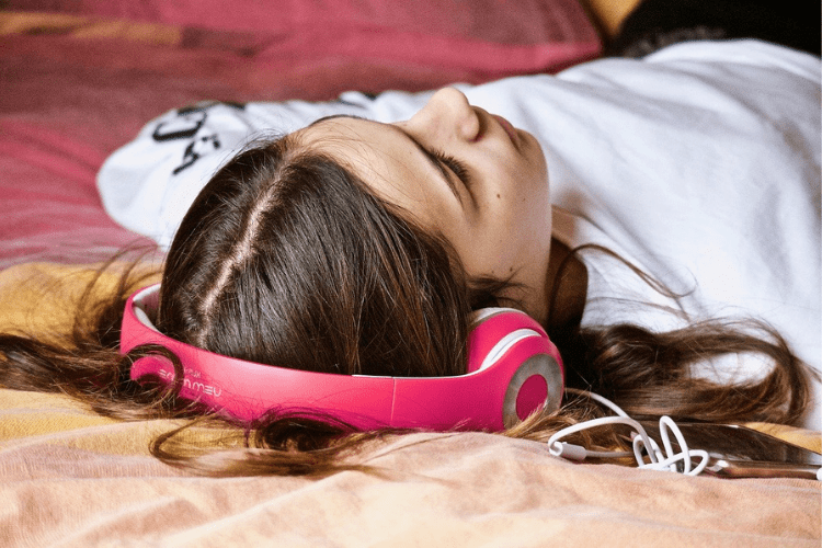 Language Learning While Sleeping